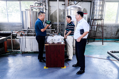 廬江縣發改委領導攜一行人蒞臨銳凌計量考察